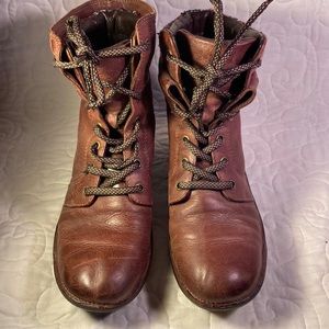 Women’s Bionica leather booties size 9.5